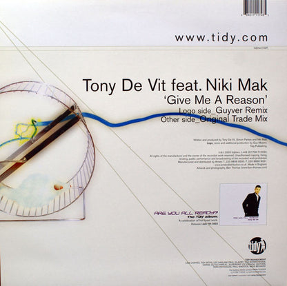 Tony De Vit Feat. Niki Mak : Give Me A Reason (12")